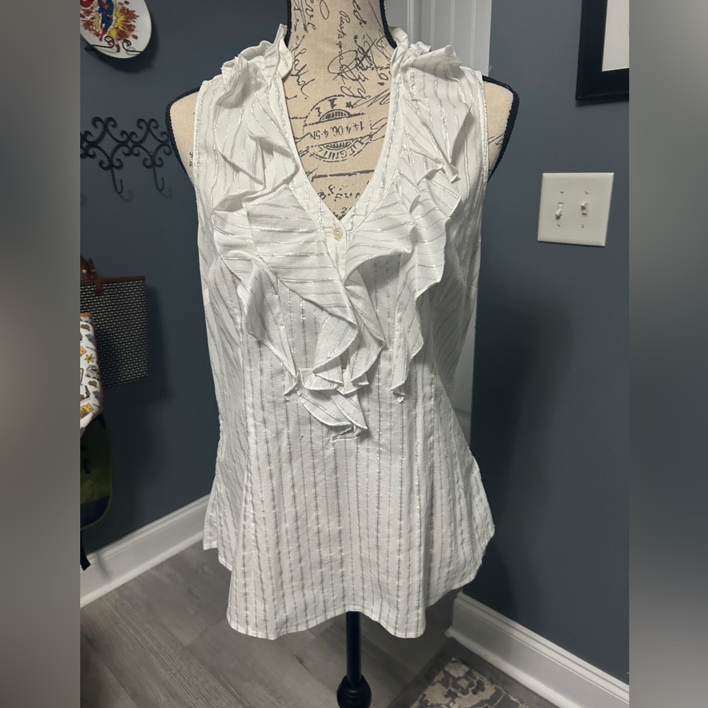 WHITE HOUSE BLACK MARKET SLEEVELESS BLOUSE WITH FRONT RUFFLE- SIZE MEDIUM